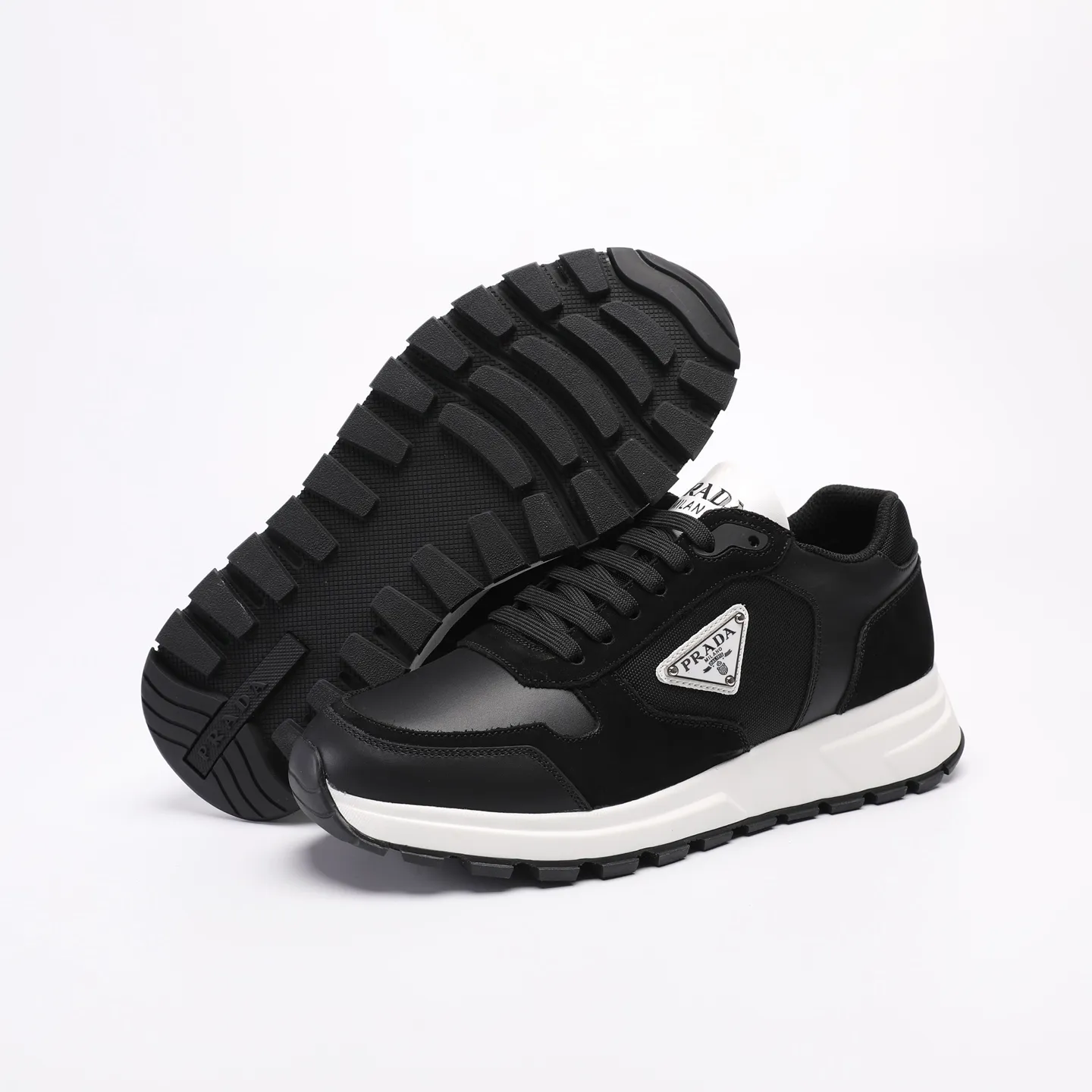 Batch 580 [PRADA] Men's shoes are popular in the counter, official website synchronization, high-quality shipments. Fabric: original cowhide with snakeskin. Lining: cowhide feet + cowhide lining. Outsole: original TPU + foam. Size: 38-46